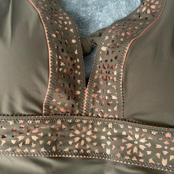 Luxury swim suite - Picture 2 of 9